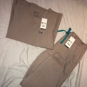 NWT FIGS CATARINA S & ZAMORA S/P BOULDER SET
